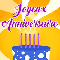 Un gâteau aux bougies rayées illumine une joyeuse célébration d'anniversaire. Les couleurs vives évoquent la joie et la fête.