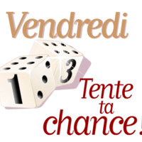 Deux dés flottants invitent à la fête des jeux chaque vendredi.